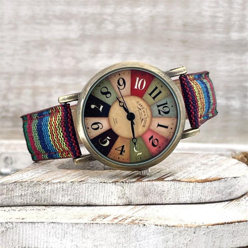 Amore Vintage Dameshorloge met Regenboog Patroon en Gevlochten Band Blauwpaars