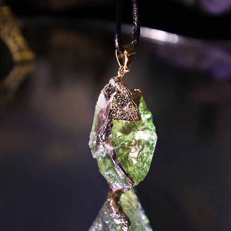 Fijne Moldaviet Ketting – Groene Moldaviet Hanger, Handgemaakt met Verstelbare Ketting – Zahara Lyra