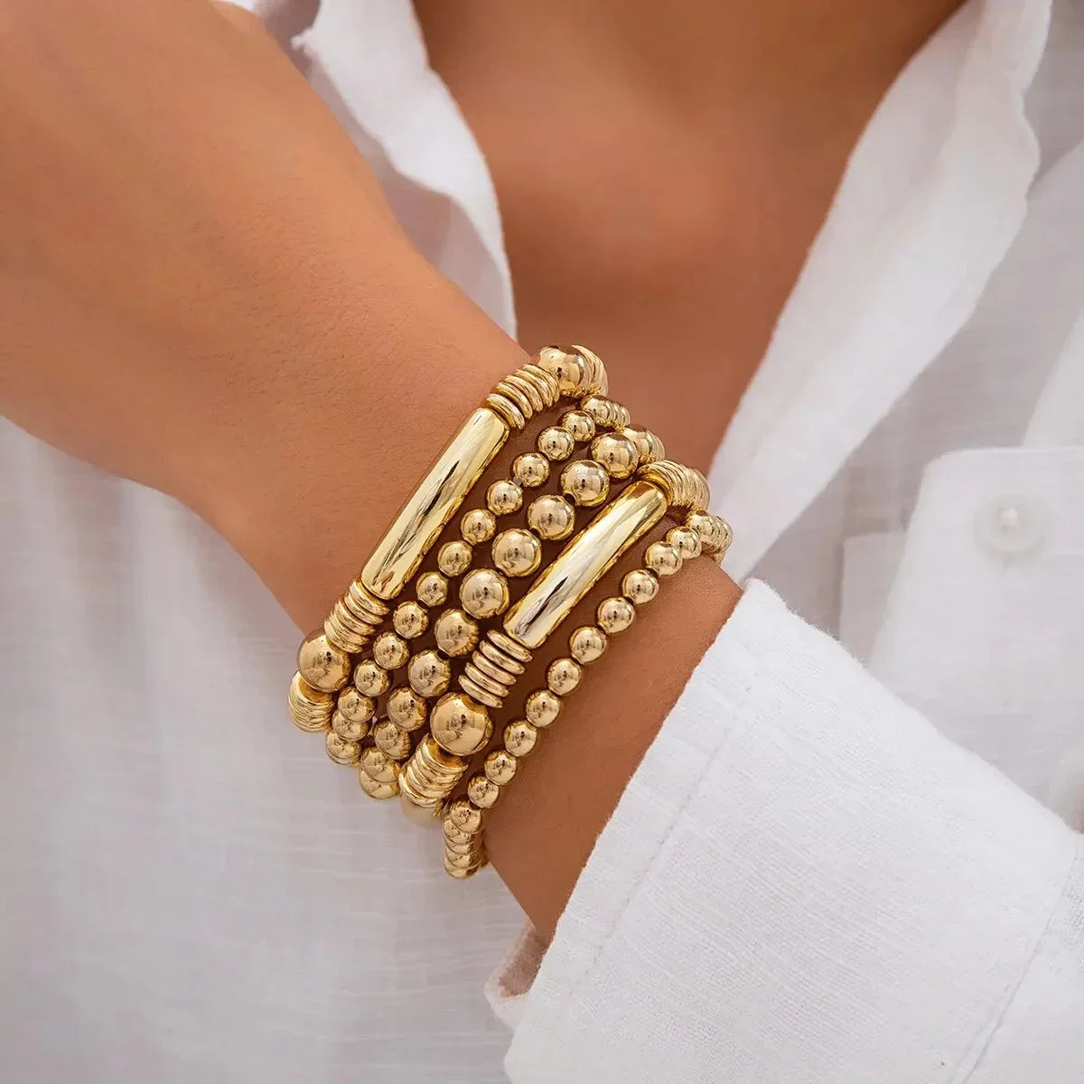 Flōre | 5-Delige Kralenarmbandenset voor Dames - Luxe Minimalistische Kralen Armbanden Set & Verstelbare Dunne Polsband Sieraden Goud