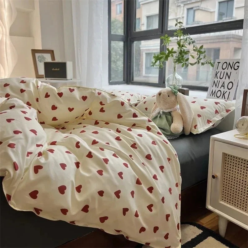Love Heart Beddengoedset – Elegante Dekbedovertrek met Kussenslopen en Laken, Verkrijgbaar in Enkel, Dubbel en Queen Maten