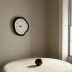 Moderne Grote Wandklok met Abstract Ontwerp en Stil Kwartsmechanisme – Uniek Sculpted Design voor Interieur