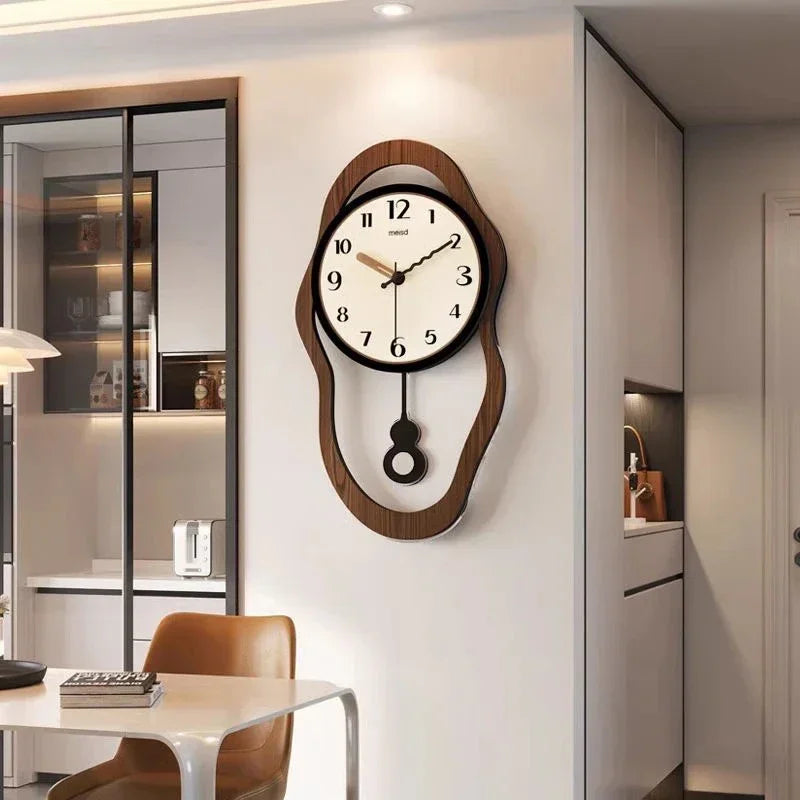 Retro Modern Wandklok met Stille Werking en Houtlook Afwerking