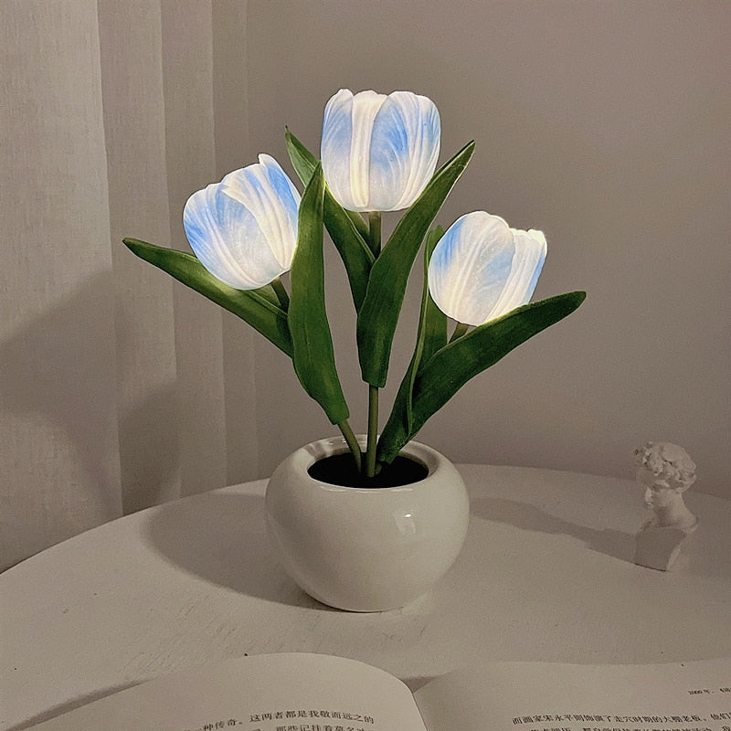 Tulp Nachtlampje – LED Tulpen Lamp, Bloemenlamp met 3 of 6 Tulpen, Oplaadbaar of op Batterijen, Sfeerlamp – LumiTulip 3 Blauw