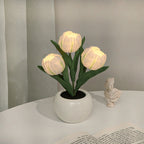 Tulp Nachtlampje – LED Tulpen Lamp, Bloemenlamp met 3 of 6 Tulpen, Oplaadbaar of op Batterijen, Sfeerlamp – LumiTulip 3 Wit