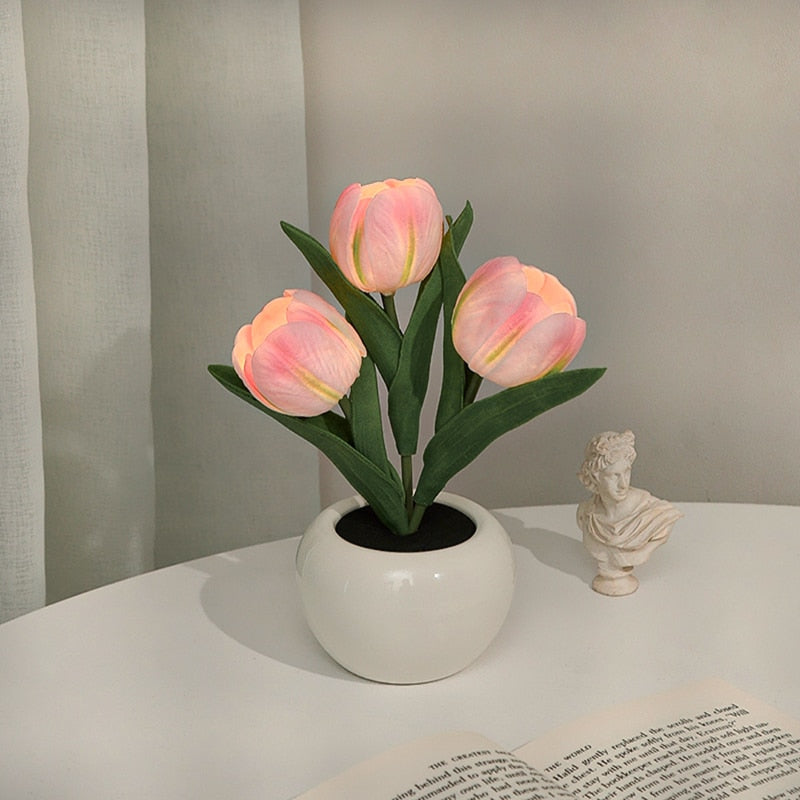Tulp Nachtlampje – LED Tulpen Lamp, Bloemenlamp met 3 of 6 Tulpen, Oplaadbaar of op Batterijen, Sfeerlamp – LumiTulip 3 Roze