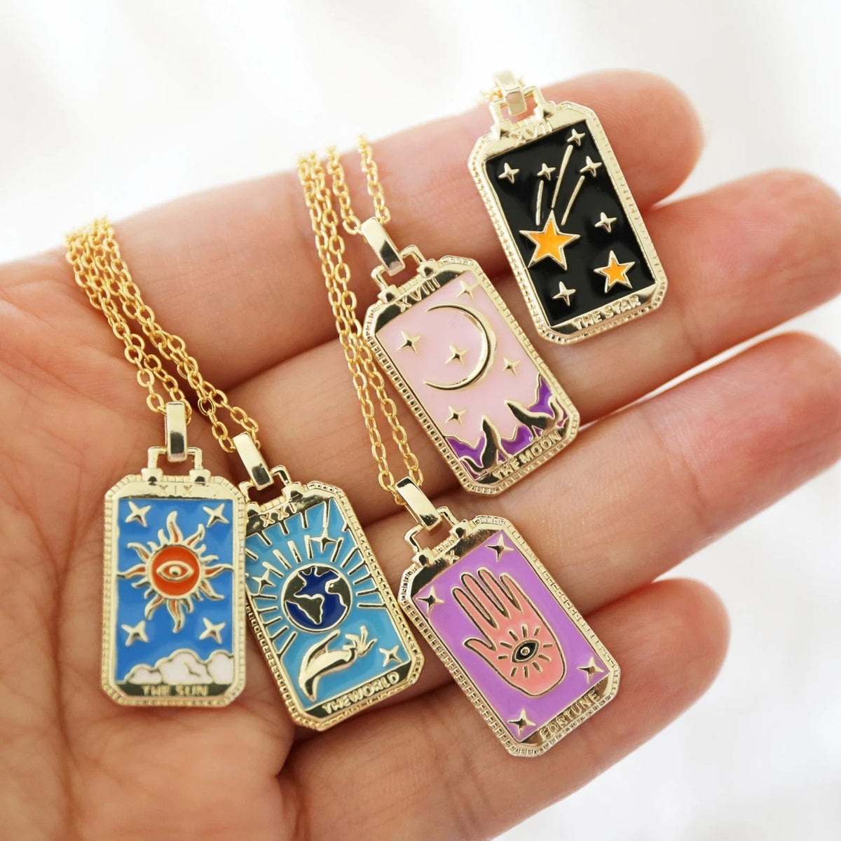 Tarotkaarten Ketting – Tarot Hanger Ketting van Roestvrij Staal, Zon, Maan, Ster & Wereld, Elk met Eigen Betekenis – Amore