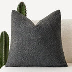 Tulum Kussenhoes van Luxe Bouclé-Stof – 45x45 cm voor Elegante Interieurs in Neutrale Kleur Antraciet