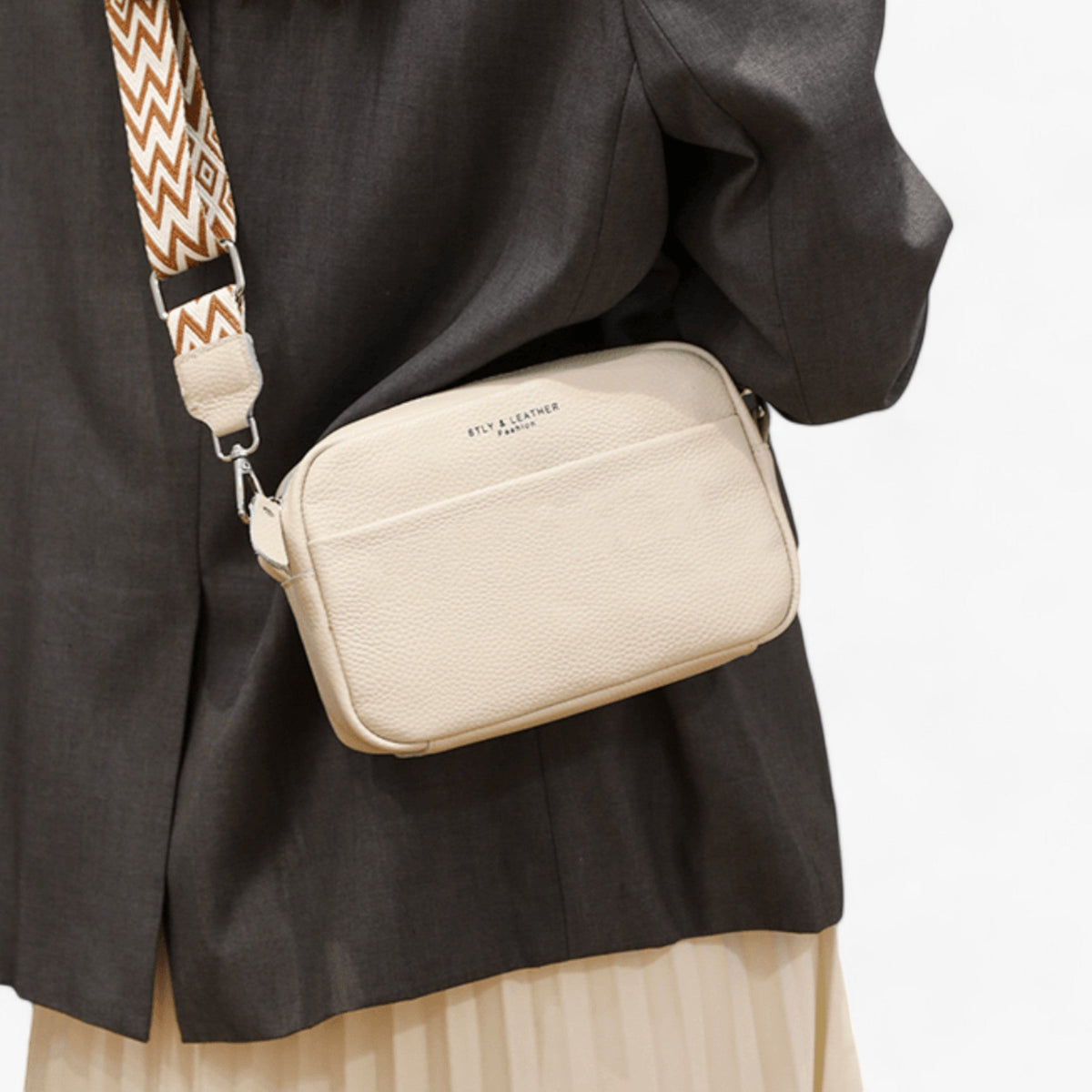 Amore | Crossbody Tas Dames - Zwarte Leren Schoudertas & Handtas met Verstelbare Schouderband, Meerdere Vakken & Ritssluiting